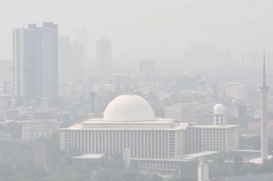 Penampakan Polusi Udara Selimuti Jakarta