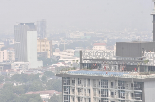 Penampakan Polusi Udara Selimuti Jakarta