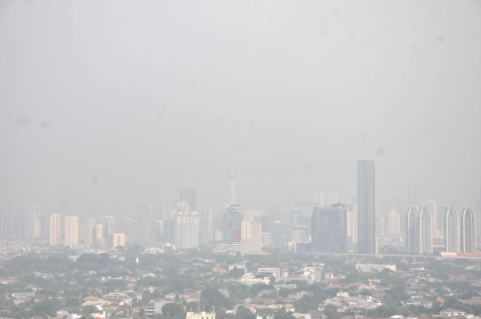 Penampakan Polusi Udara Selimuti Jakarta