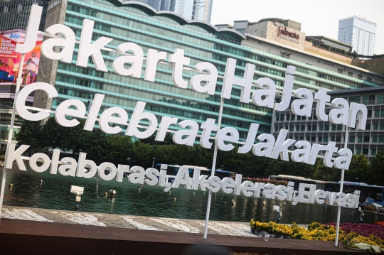 Melihat Persiapan Dekorasi Jakarta Hajatan 495 di Bundaran HI
