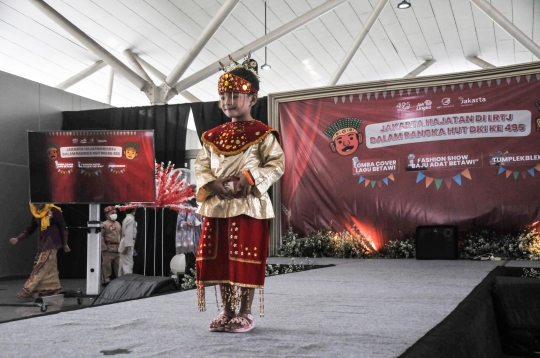 Tingkah Lucu Anak-Anak dalam Fashion Show Baju Adat Betawi