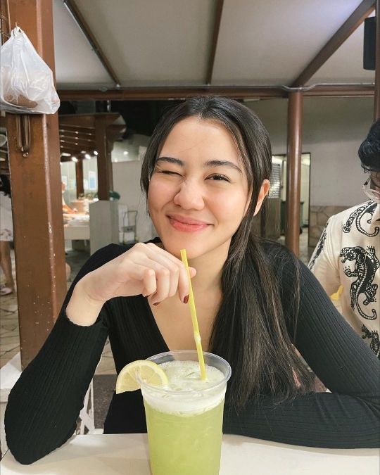 Deretan Foto Terbaru Aaliyah Massaid, Penampilannya Dipuji Makin Cantik