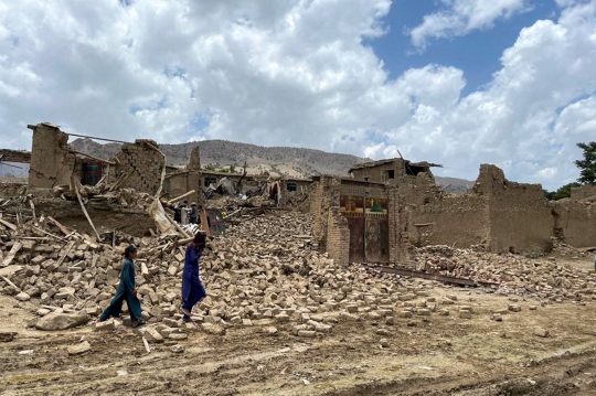 Luluh Lantak Afghanistan Diguncang Gempa Dahsyat