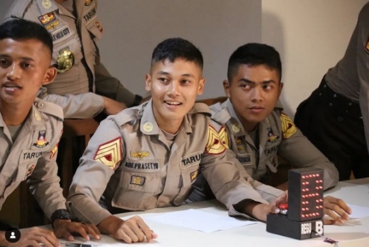 Kenalan Sama Taruna Polisi Ade Prasetyo, Senyumnya Dibilang Menggemaskan dan Memikat