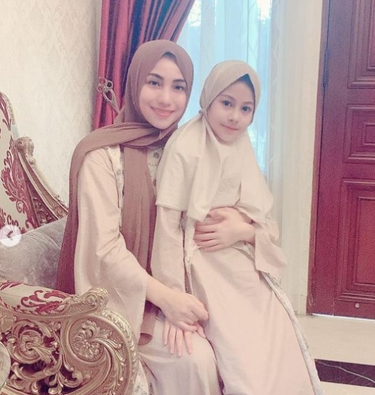 Berdarah Turki, Intip Potret Elif Perk Anak Siti KDI Cantiknya Bak Boneka