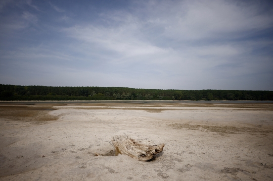 Penampakan Sungai Terpanjang di Italia Dilanda Kekeringan Terparah dalam 70 Tahun