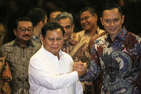 Salam Komando Prabowo dan AHY usai Gelar Pertemuan di Kertanegara