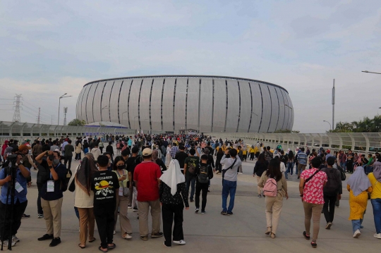 Antusiasme Warga Serbu Perayaan HUT DKI di Jakarta International Stadium