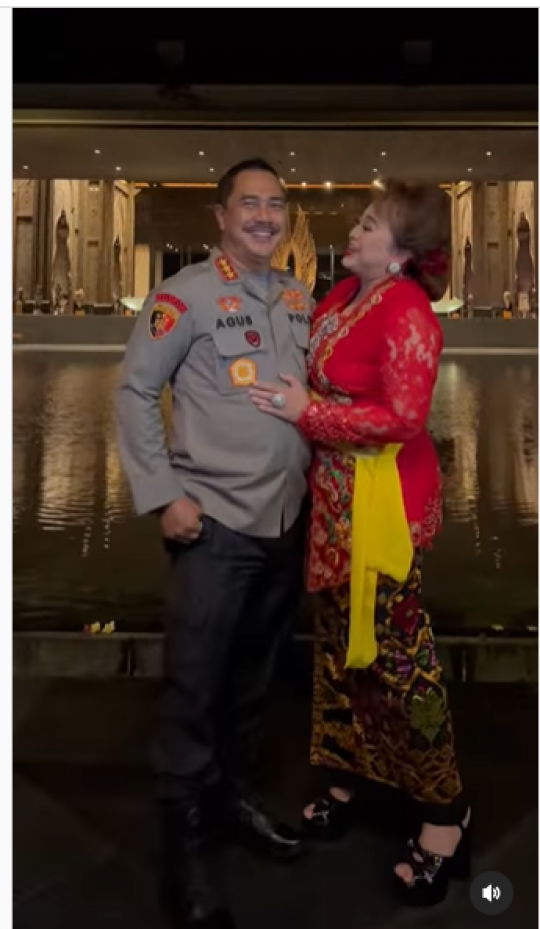 Potret Romantis Jenderal Bintang 3 Polri sama Istri, Bak Masih Pacaran Lengket Banget