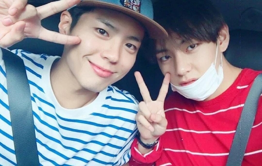 6 Potret Persahabatan V BTS dan Park Bo Gum yang Menggemaskan, Kini Bersama di Paris