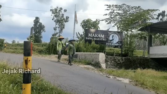 Potret Megah Makam Didi Kempot, di Tengah Sawah dan Kerap Diziarahi 'Sobat Ambyar'