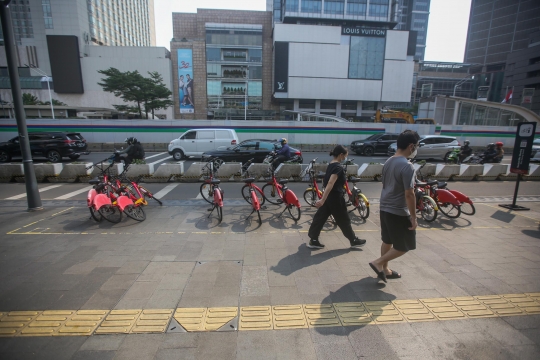 Sepeda Sewa Tak Terawat Bikin Kumuh Pedestrian Jakarta