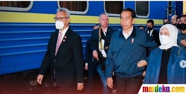 Presiden Jokowi dan Ibu Negara Iriana beserta rombongan berangkat ke Kyiv, Ukraina pada Selasa (28/6). Jokowi berangkat menggunakan kereta luar biasa yang disiapkan pemerintah Ukraina.

