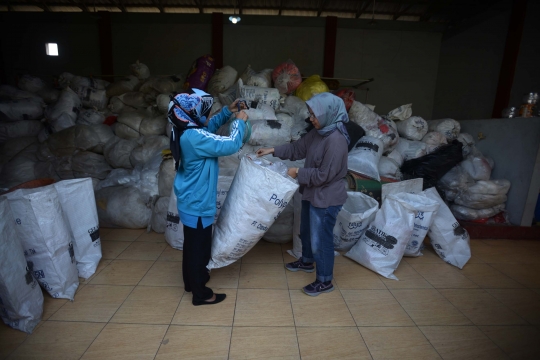 Menengok Pengolahan Sampah Plastik Jadi Bensin dan Solar di Cilegon