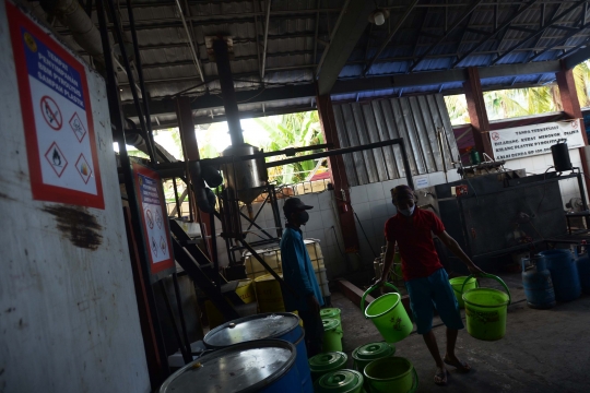 Menengok Pengolahan Sampah Plastik Jadi Bensin dan Solar di Cilegon