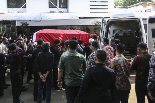 Jenazah Tjahjo Kumolo Tiba di Rumah Dinas Widya Chandra