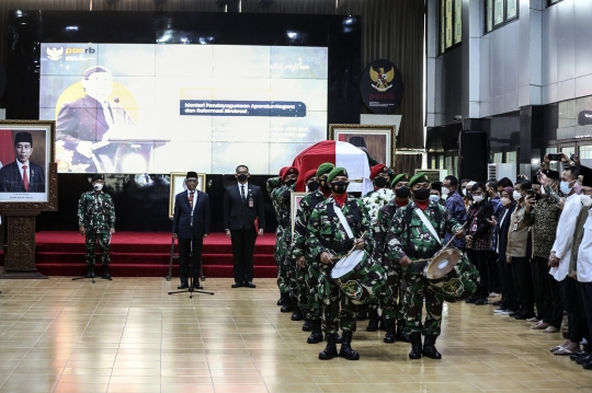 Wapres Ma'ruf Amin Melayat Jenazah Tjahjo Kumolo