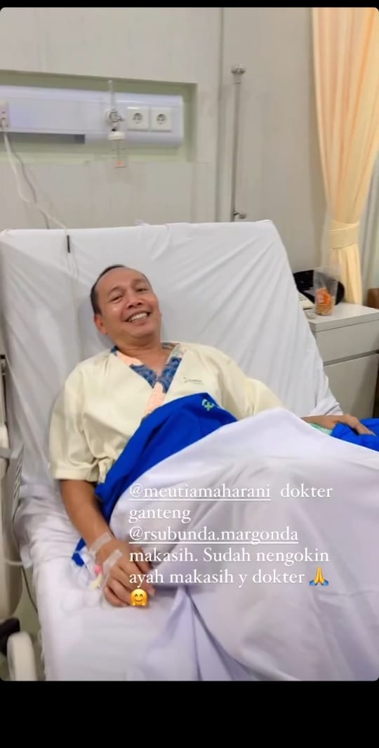 Potret Ayah Rozak Dirawat di Rumah Sakit, Ibu Ayu Ting Ting Ungkap Kondisi Terbaru