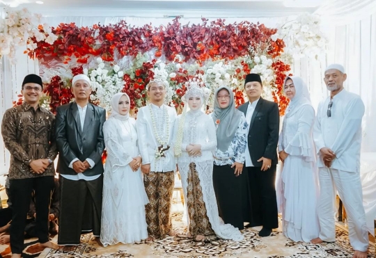 6 Momen Sahrul Gunawan Datang ke Acara Kondangan, Langsung Dikerumuni Ibu-ibu