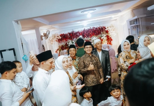 6 Momen Sahrul Gunawan Datang ke Acara Kondangan, Langsung Dikerumuni Ibu-ibu