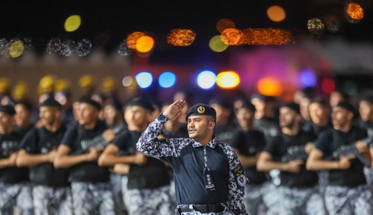 Parade Militer Pengamanan Haji di Makkah