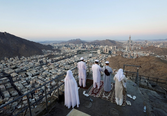 Lantunan Doa Jemaah Haji di Puncak Jabal Nur