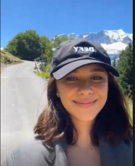 Keseruan Nana Mirdad  & Keluarga Liburan di Swiss, Penampilannya Dipuji Bak Anak Muda