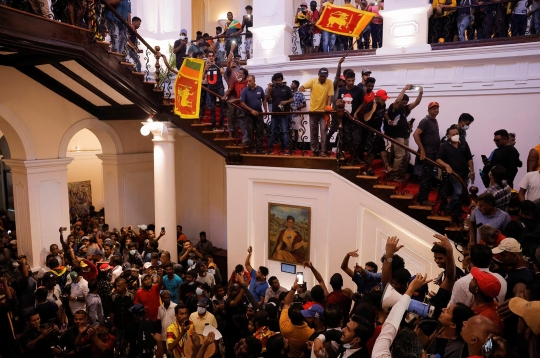 Ngamuk, Demonstran Sri Lanka Serbu dan Terobos Rumah Presiden