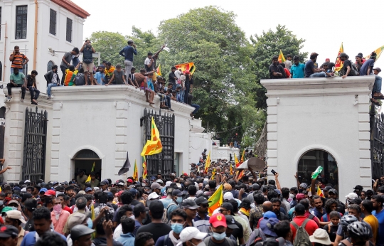 Ngamuk, Demonstran Sri Lanka Serbu dan Terobos Rumah Presiden