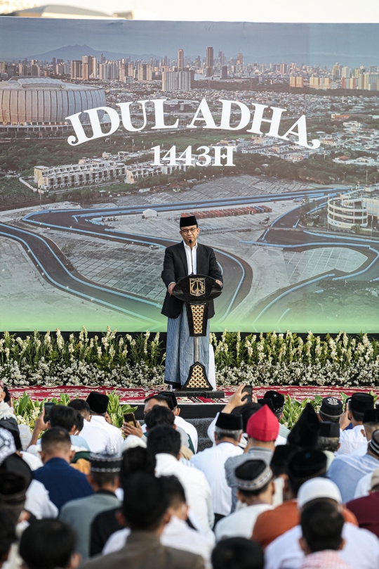 Kekhusyukan Jemaah Salat Iduladha 1443 H di Stadion Jakarta Internasional