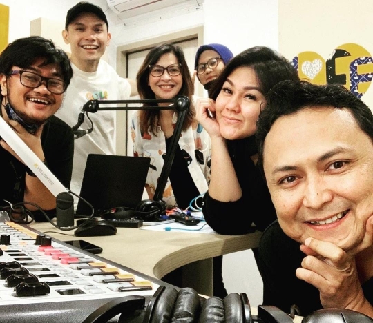 Jarang Diketahui Publik, Ini Potret Fifi Karamoy Istri Vincent Rompies