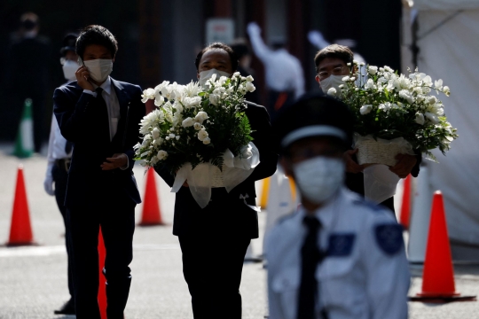 Momen Jenazah Shinzo Abe Diantar Istri ke Tempat Penghormatan Terakhir