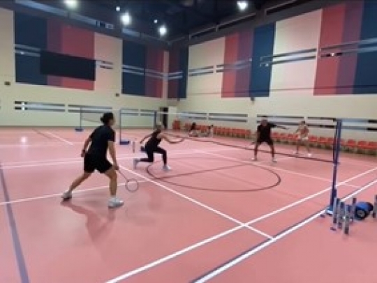 Bersahabat Sejak Lama, Ini Potret Agnez Mo dan Greysia Polii Main Badminton Bareng