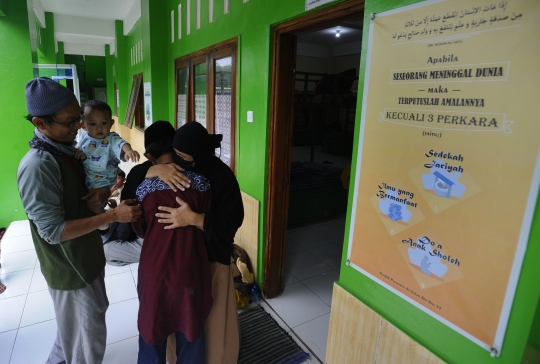 Momen Haru Keluarga Melepas Anak Masuk Pesantren di Tahun Ajaran Baru