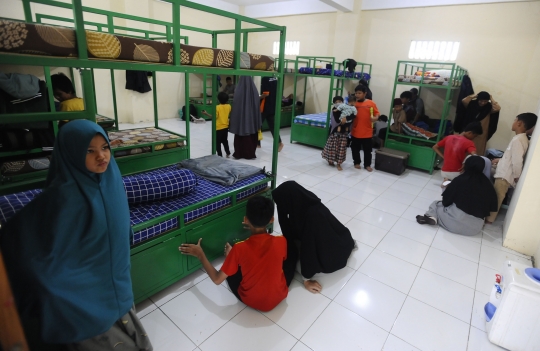 Momen Haru Keluarga Melepas Anak Masuk Pesantren di Tahun Ajaran Baru