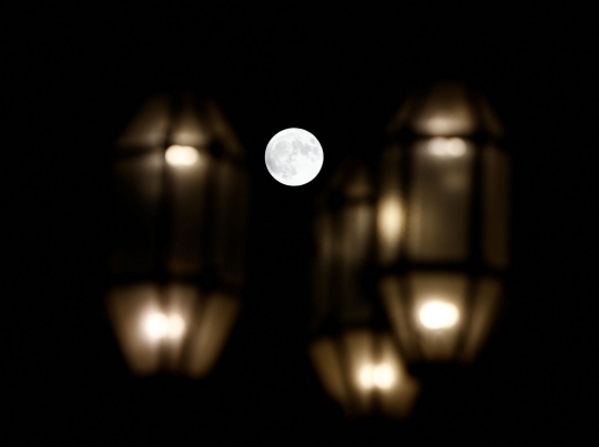 Keindahan Buck Moon, Bulan Purnama Paling Terang Tahun Ini