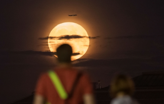 Keindahan Buck Moon, Bulan Purnama Paling Terang Tahun Ini