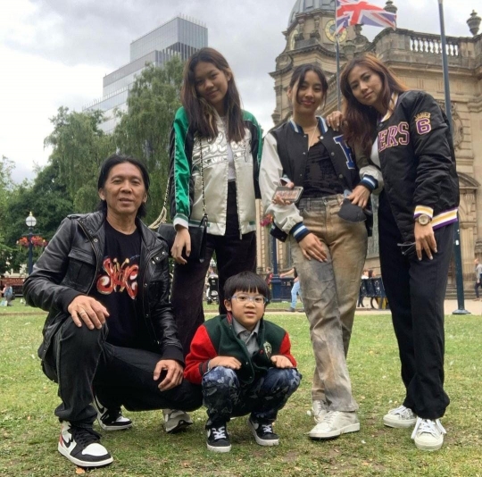 5 Potret Bimbim Slank Liburan di London, Pesona Putri-putri Cantiknya Disorot