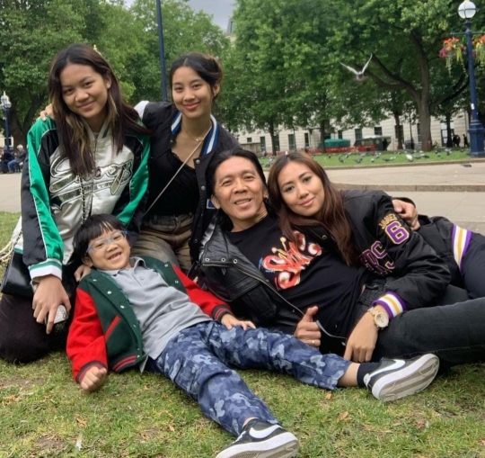 5 Potret Bimbim Slank Liburan di London, Pesona Putri-putri Cantiknya Disorot