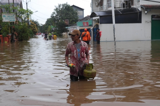 Banjir Rendam Perumahan Ciledug Indah