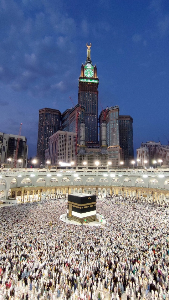 Penampakan Jemaah Tumpah Ruah Mengelilingi Ka'bah