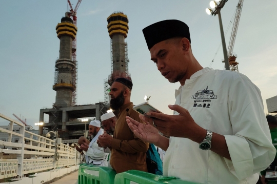 Penampakan Jemaah Tumpah Ruah Mengelilingi Ka'bah
