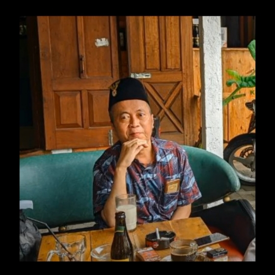Masih Ingat Dukun Sakti Ki Joko Bodo, Usai Hijrah Kini Pakai Tongkat, Peci & Sarung