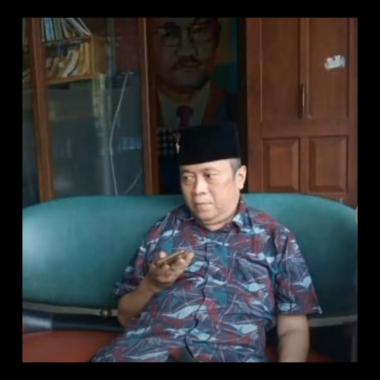Masih Ingat Dukun Sakti Ki Joko Bodo, Usai Hijrah Kini Pakai Tongkat, Peci & Sarung