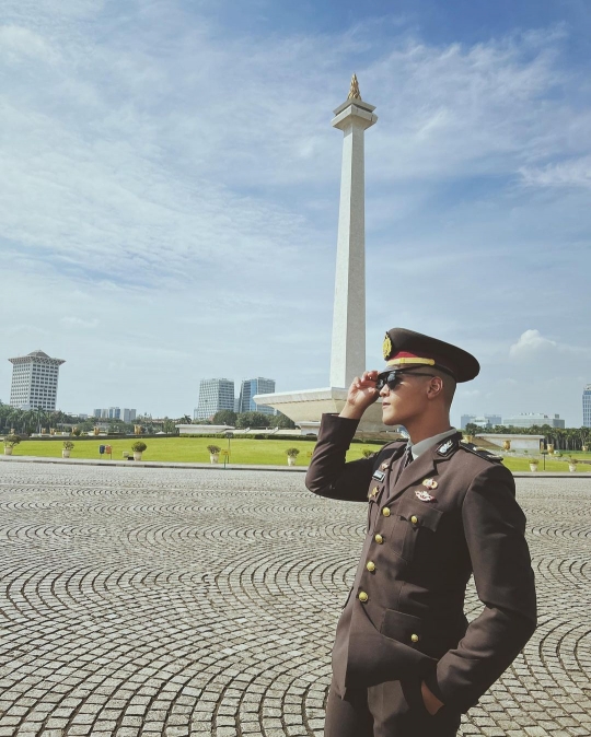 Pose-pose Gagah dan Keren Ipda Andika Cucu Eks Kapolri, Kini jadi Perwira Polisi