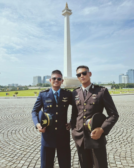 Pose-pose Gagah dan Keren Ipda Andika Cucu Eks Kapolri, Kini jadi Perwira Polisi