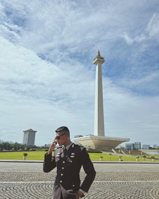 Pose-pose Gagah dan Keren Ipda Andika Cucu Eks Kapolri, Kini jadi Perwira Polisi