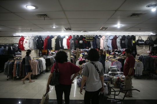 Meski Sudah Dilarang, Bisnis Baju Impor Masih Diminati