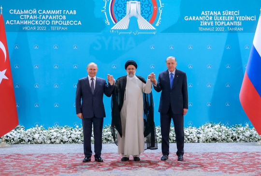 Momen Presiden Iran Gandeng Erat Putin dan Erdogan