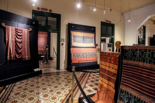 Mengunjungi Pameran Kain Tenun di Museum Tekstil